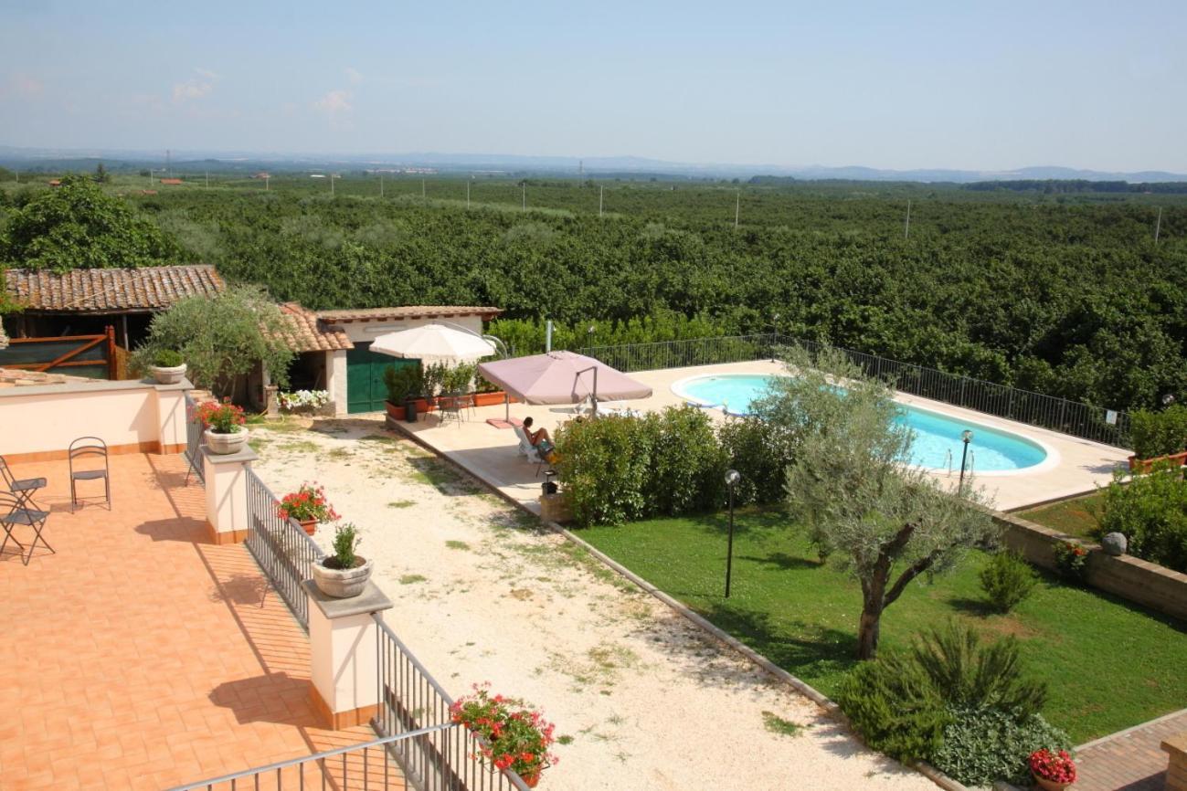 Agriturismo Casale Zuccari Капрарола Екстериор снимка